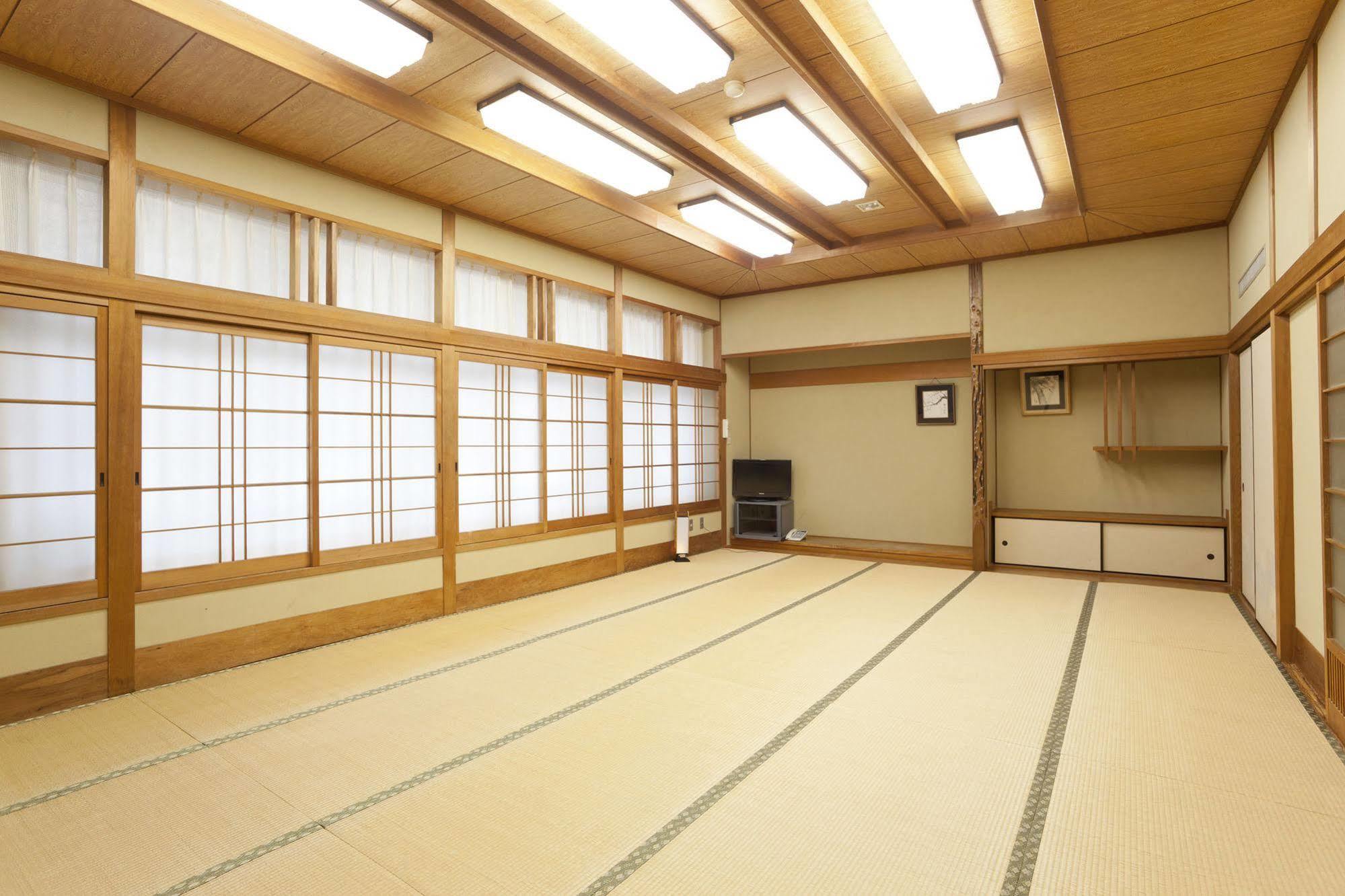 Hotel Yuzuruhaso Minamiawaji Esterno foto