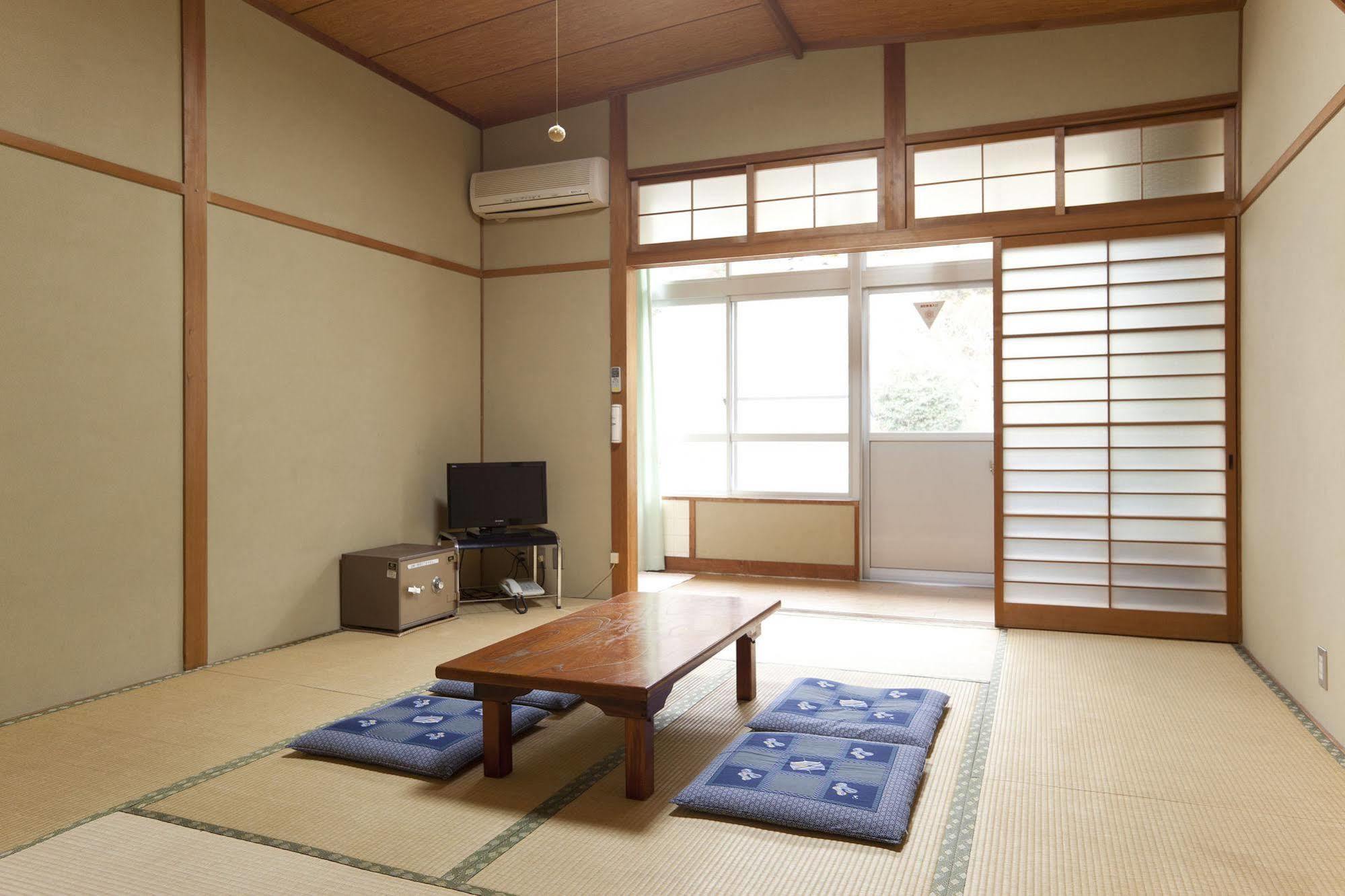 Hotel Yuzuruhaso Minamiawaji Esterno foto